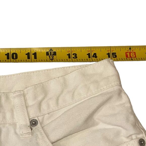 Free People We the Free Sofia Distressed Denim Cut Off White Shorts Size 30 - Picture 6 of 9